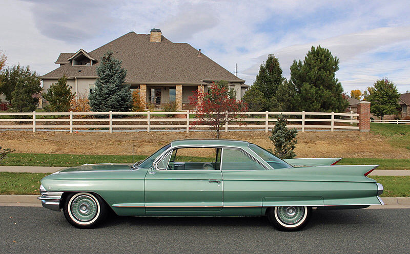 1961_Cadillac_Coupe_Deville_(02).jpg