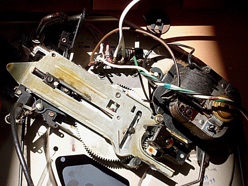 Philco V-M Terminal Strip AC-1.JPG