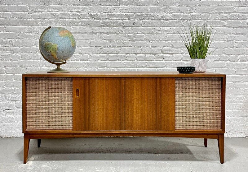 Clairtone console stereo.jpg