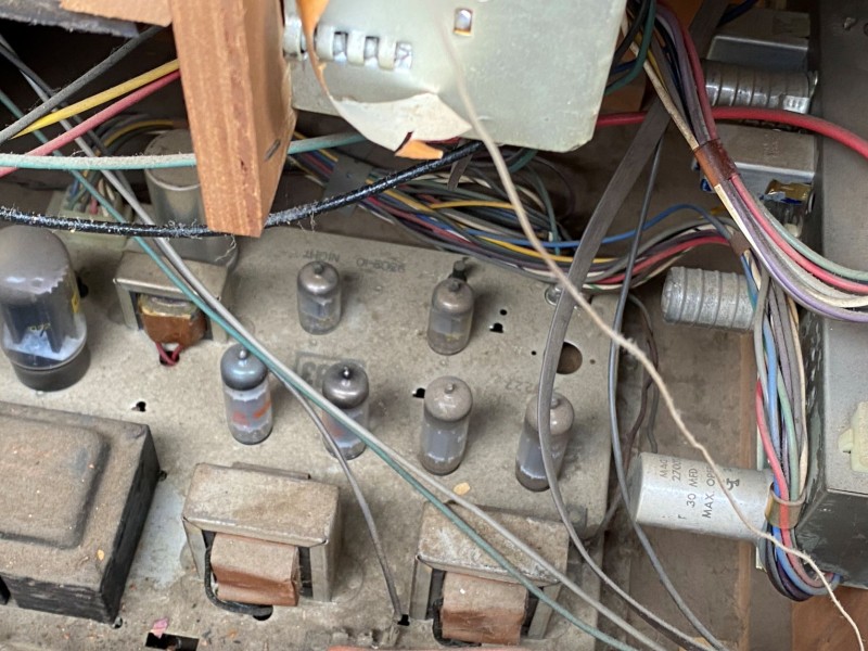 9300 amp mpx at right r.jpg