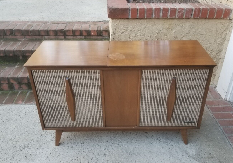 Emerson model 1913 console stereo.png