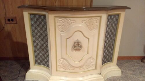 Magnavox Astro-S0nic stereo antique white.jpg