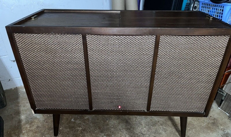Olympic F-249 console stereo.jpg