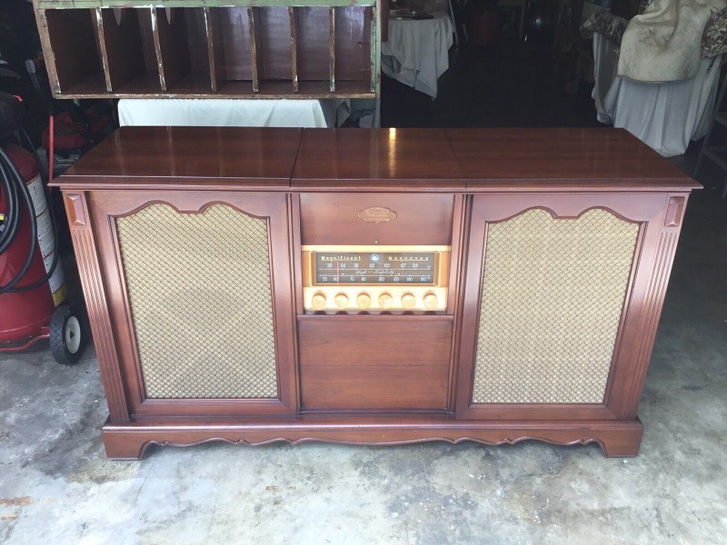 1959-'60 Magnavox Concert Grand 1ST800F cherry.jpg