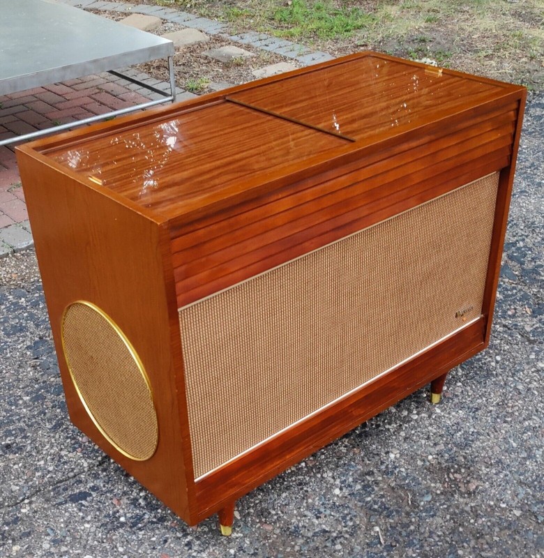 Magnavox model 1SC211.jpg