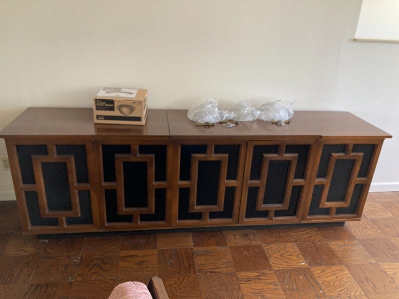 Unknown console stereo.jpg