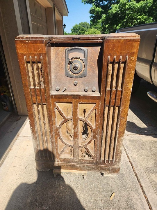 Philco_38-690a_reduced.jpg