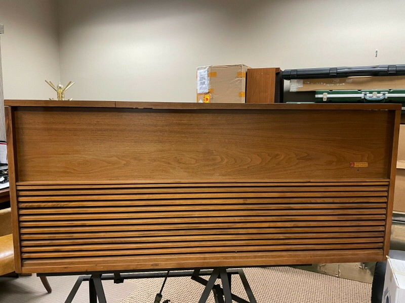 Voice of Music model 1000 console stereo.jpg