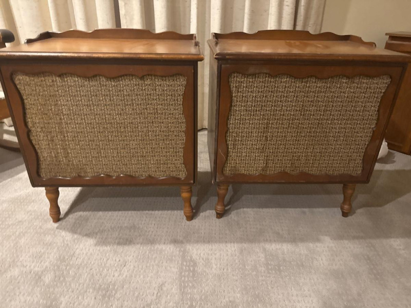 Marque Music Record Player with am fm radio.jpg