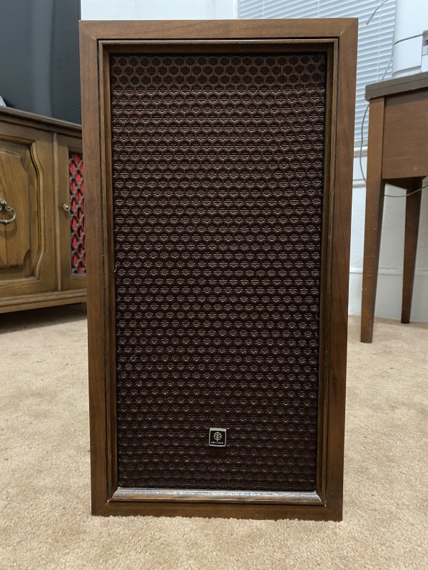 Separate Kenwood KL-2070 speakers