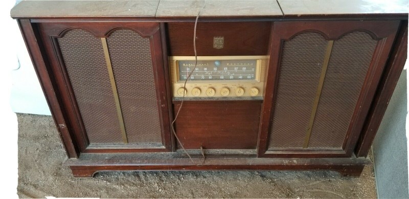 1959-'60 Magnavox Imperial model 1ST233L.jpg