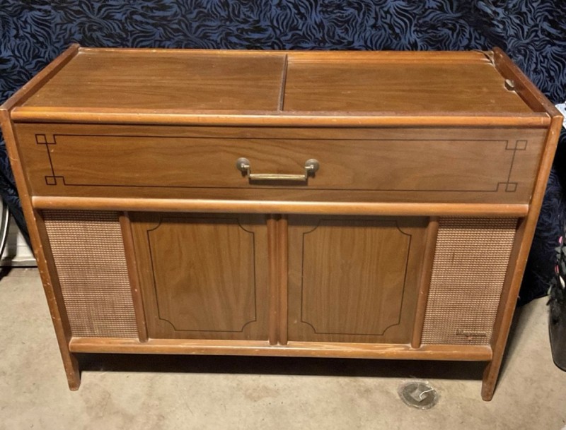 Magnavox Console.jpg
