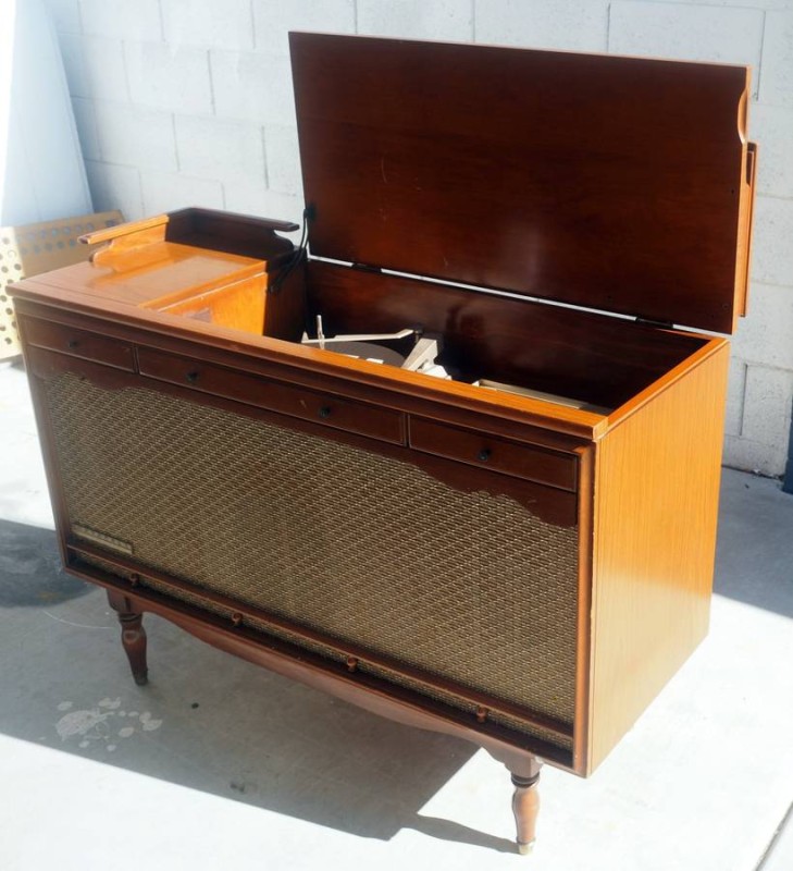 Motorola three-channel stereo.jpg